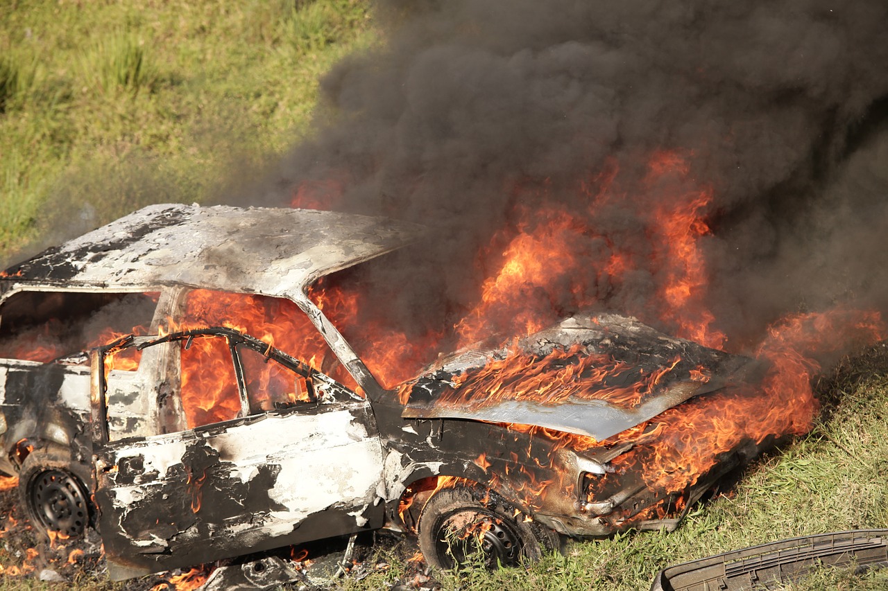 sonhar com carros em chamas
