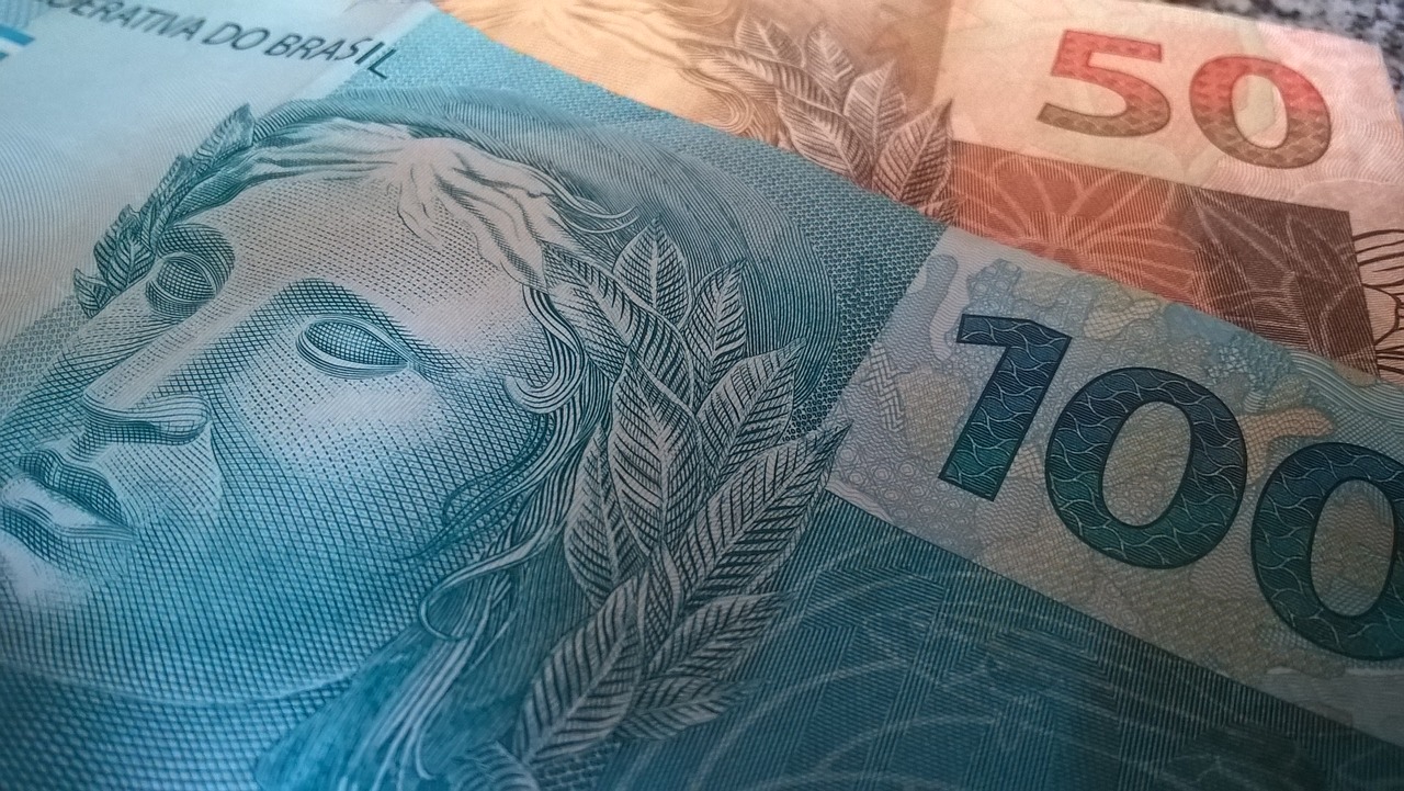 sonhar com dinheiro de papel