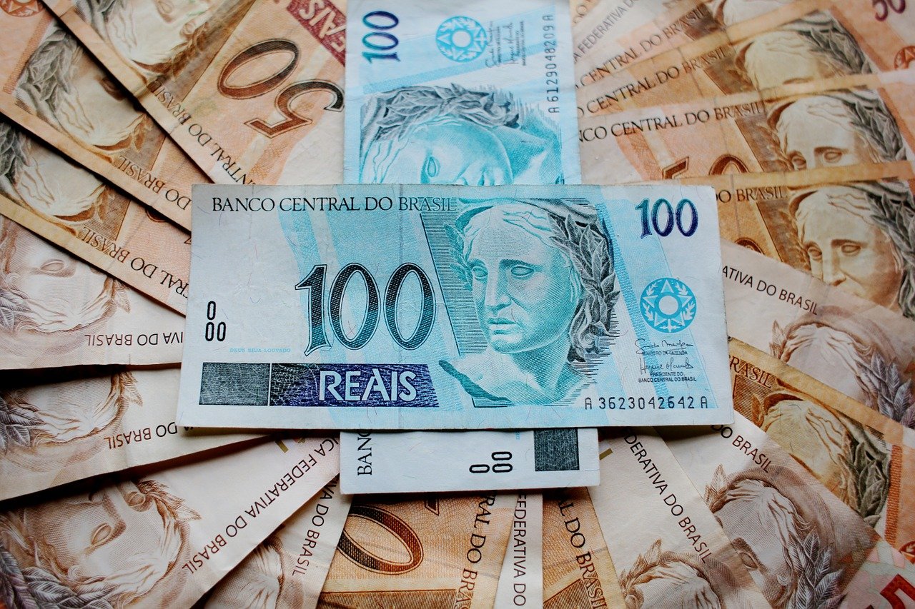Sonhar com nota de 100 reais