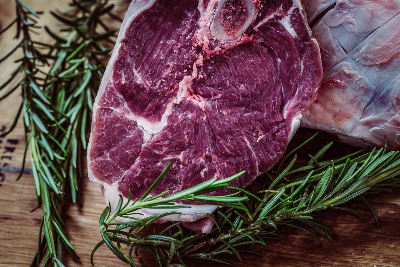 Sonhar com carne vermelha