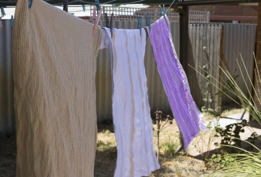 Sonhar lavando roupa na mão