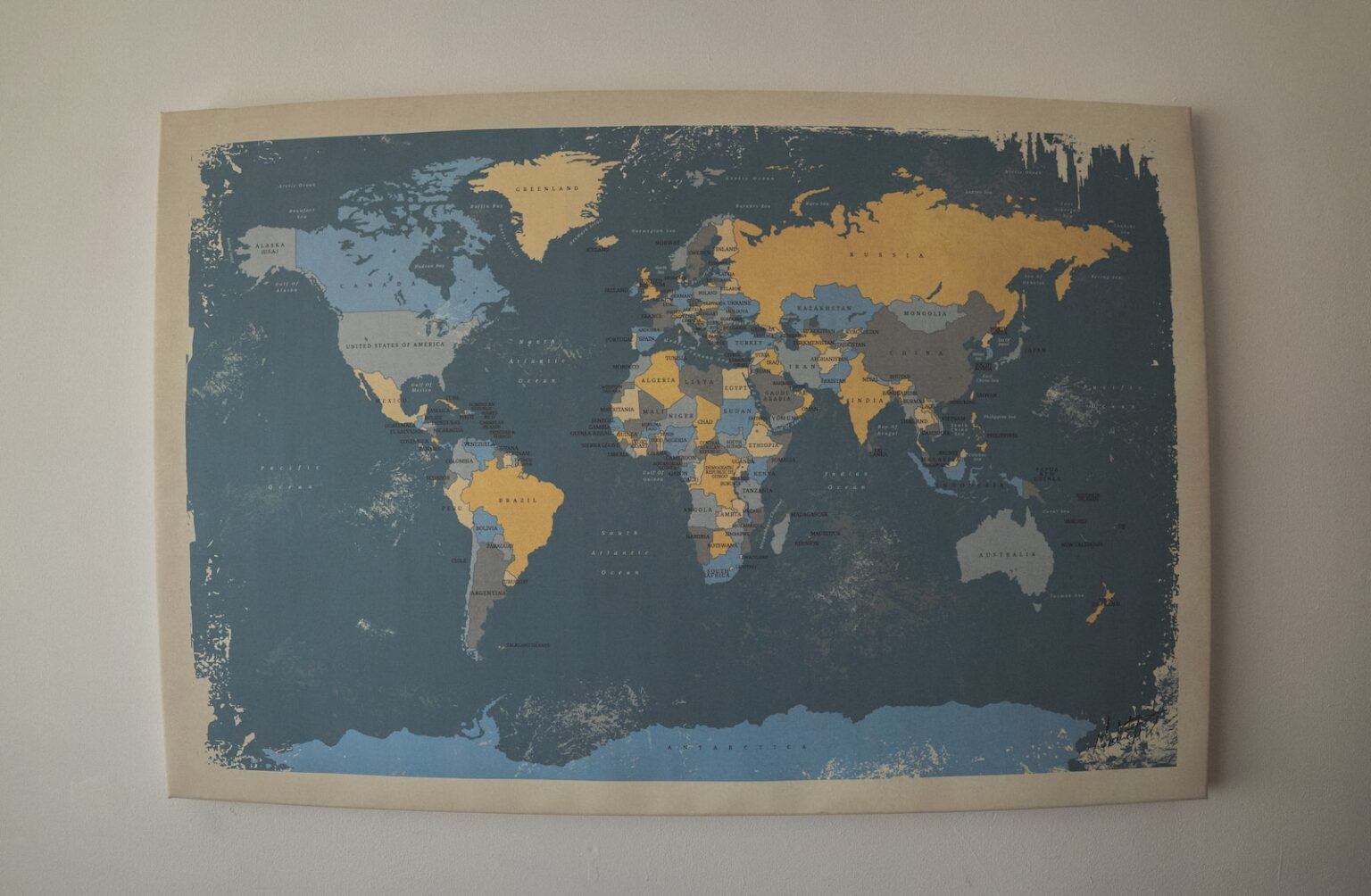 140+ Ideias e Sugestões de Nomes de Países Fictícios