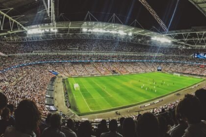Emoção e gols no futebol brasileiro e internacional marcam a agenda esportiva desta terça (20)