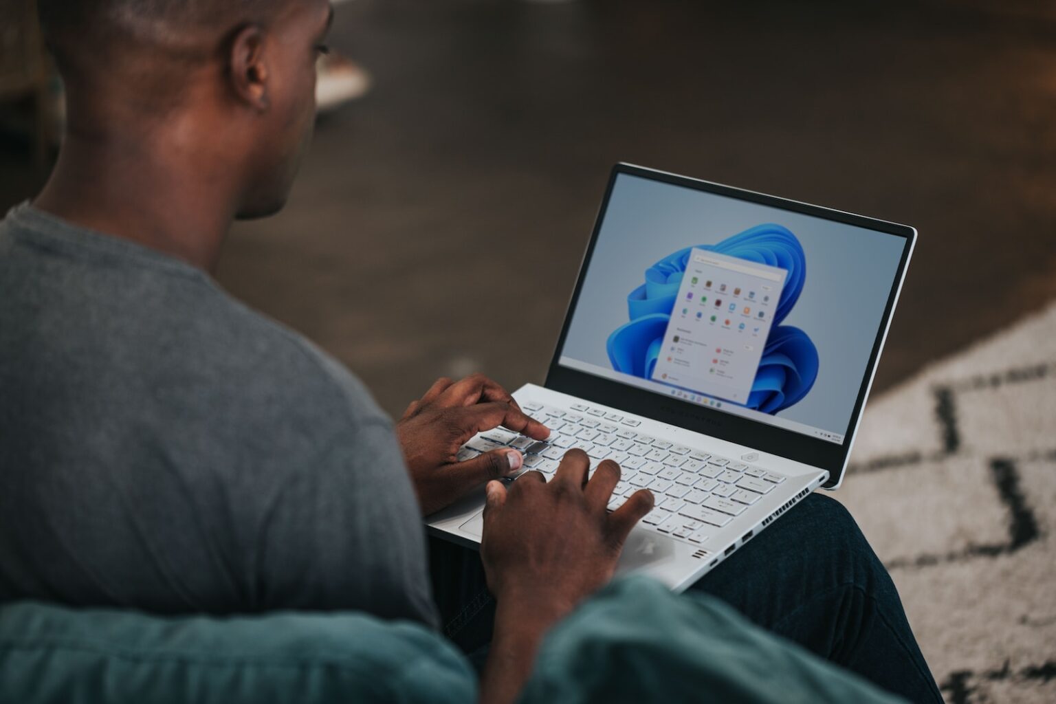 Como baixar aplicativos no notebook com Windows 10, 11 ou 12