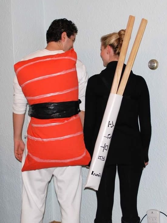 fantasia de casal engraçada para carnaval - palito e sushi