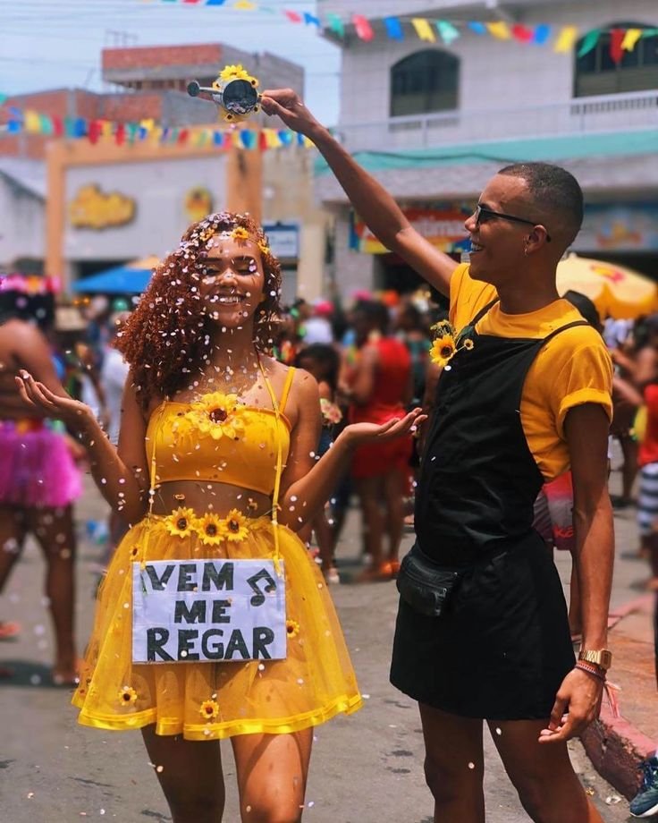 Fantasias de Carnaval para Casal com Plaquinhas - Vem me regar