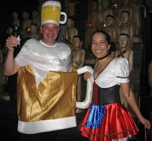 Fantasias de Carnaval para Casal sobre Cerveja - Homem Vestido de Chopp