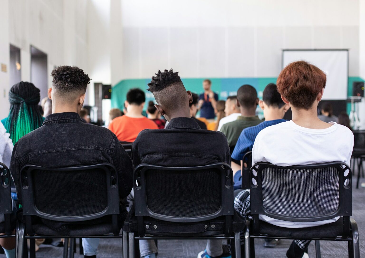 Programa Pé-de-Meia tem aprovação de estudantes e sociedade
