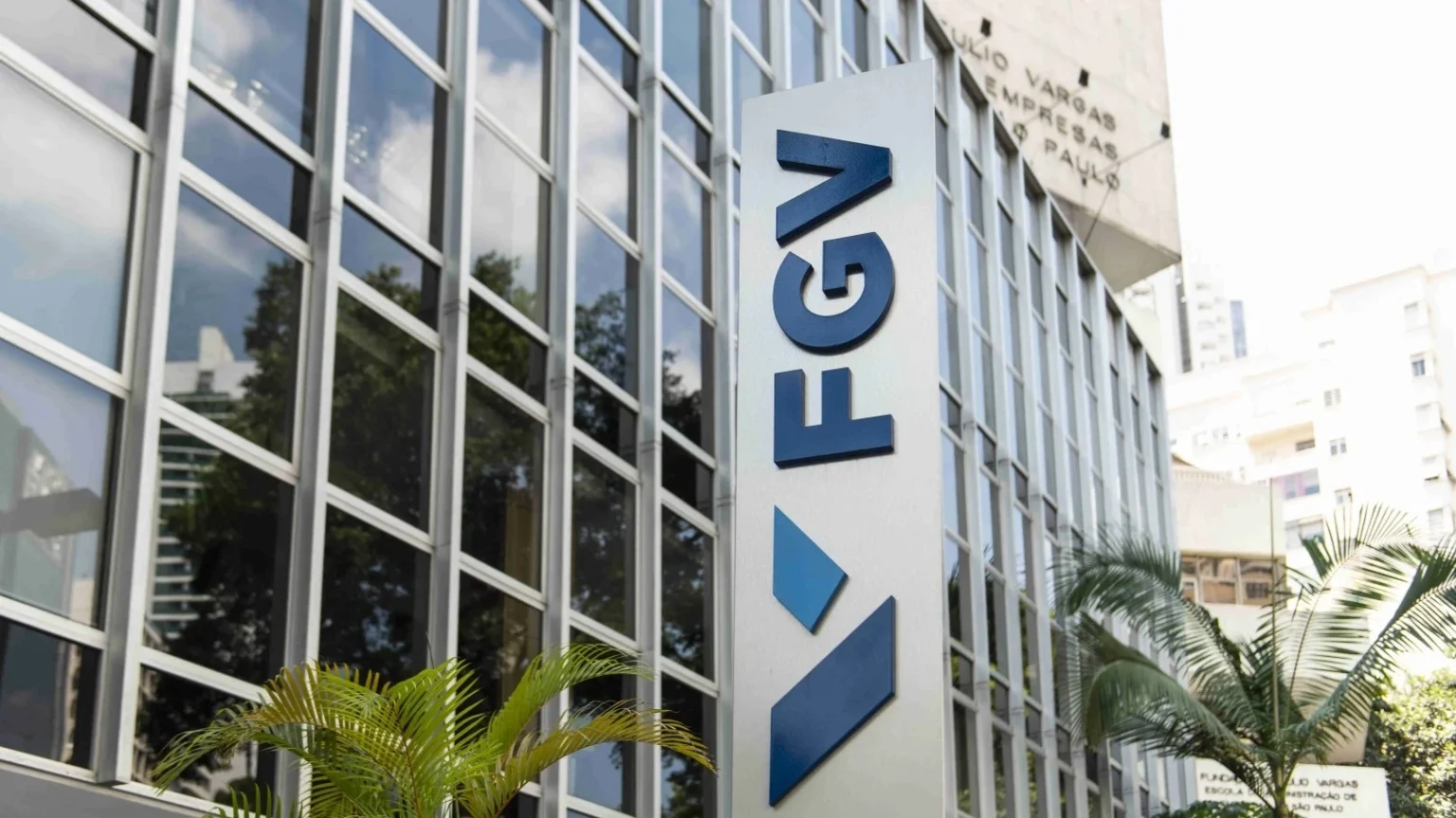 FGV abre inscrições para cursos gratuitos e online de verão com início em fevereiro