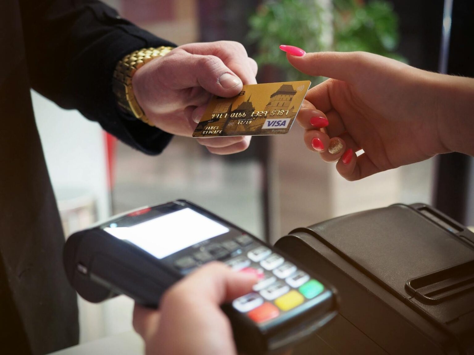 Reconfigure o cartão para reduzir a anuidade