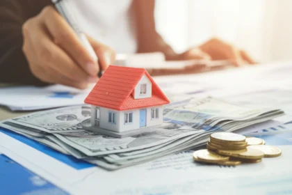 Comparação de taxas de juros em financiamentos de casas e apartamentos