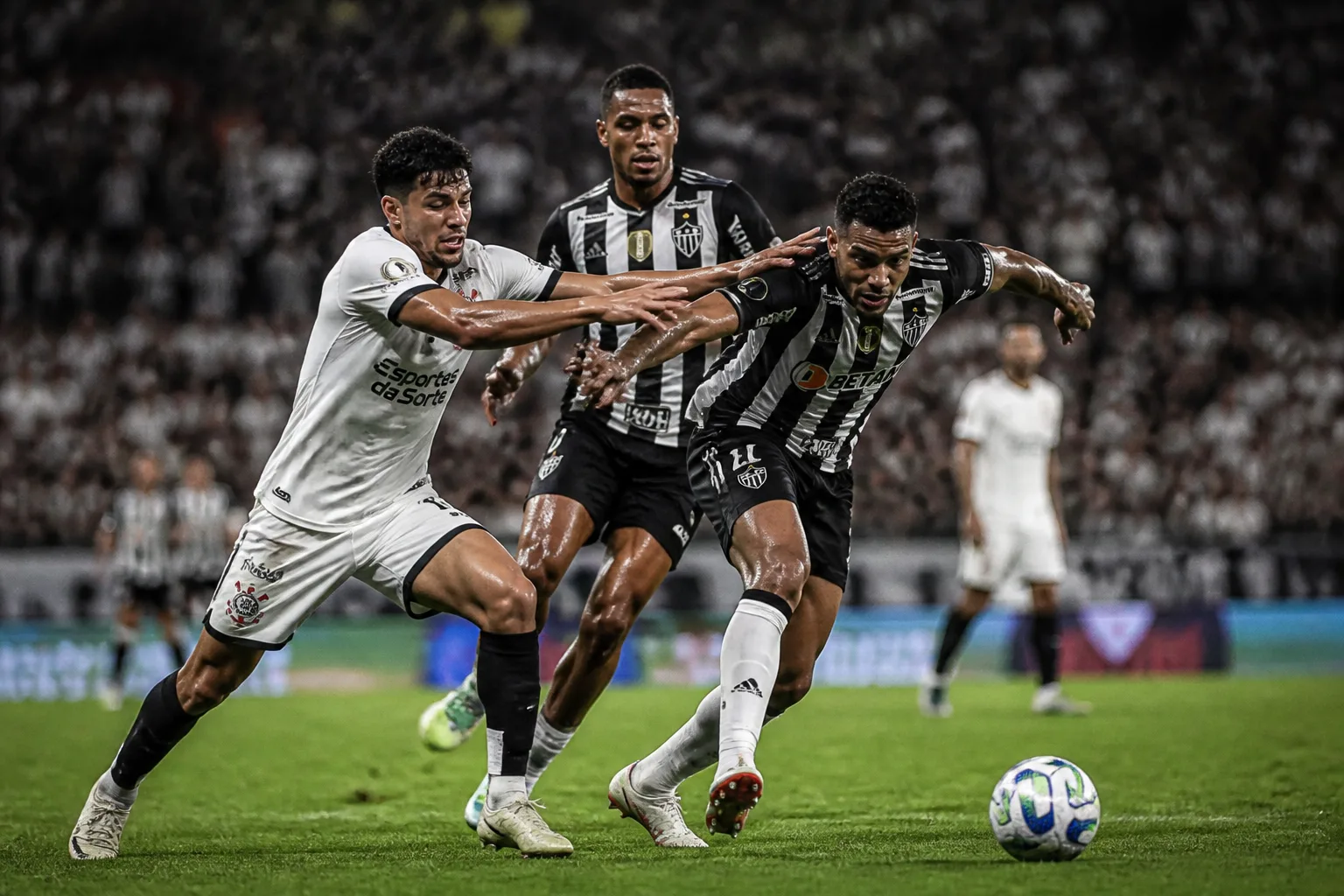 Ceará e Atlético-MG se enfrentam em duelo decisivo da Copa do Brasil
