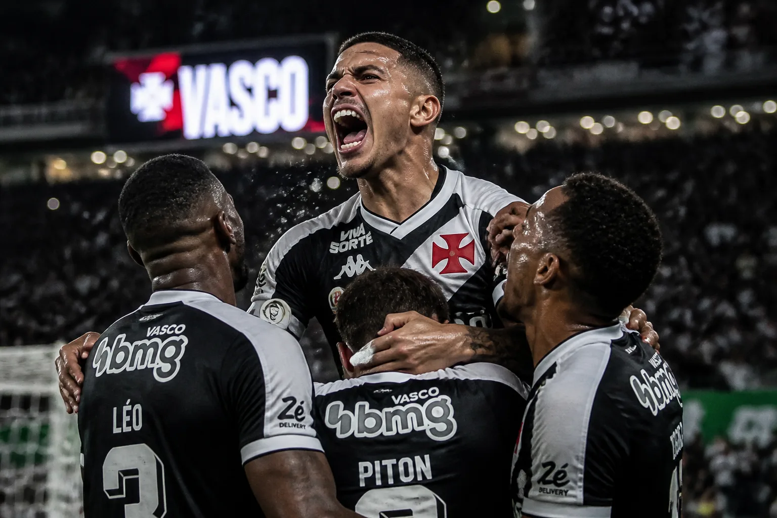 Vasco elimina Paysandu e avança às oitavas da Copa do Brasil