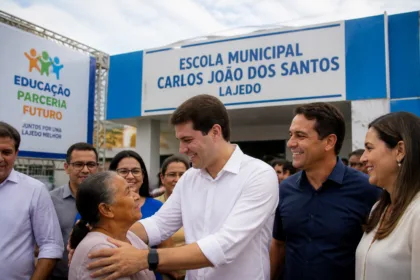 João Campos entrega escola em Lajedo e destaca parcerias com o governo