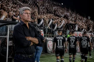 Vasco vive crise após derrota; Renato Gaúcho permanece no cargo