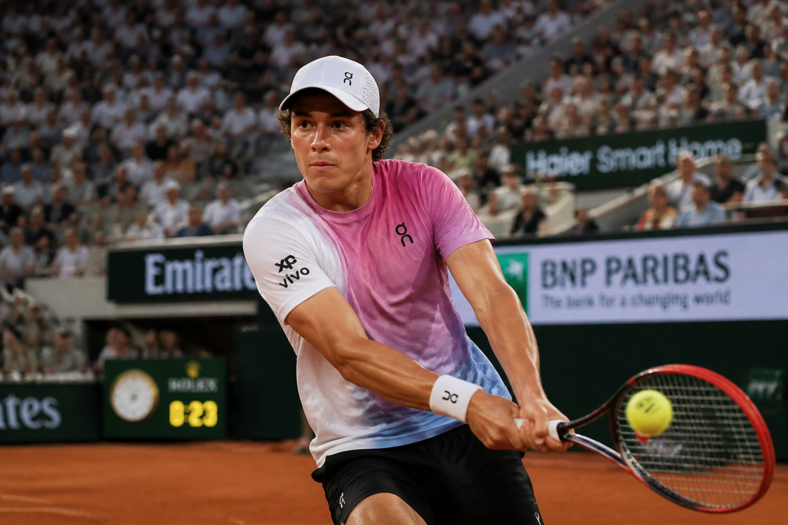 João Fonseca busca semifinal histórica em Roland Garros 2026