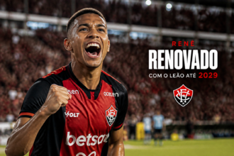 Vitória confirma compra do atacante Renê por três temporadas