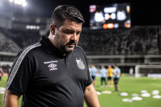 CRB demite Eduardo Barroca após goleada para o Londrina
