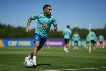 Raphinha volta a treinar e pode reforçar Brasil contra Noruega