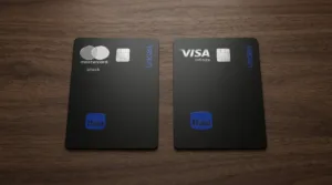 Cartões Itaú Uniclass Black e Infinite sobre a mesa